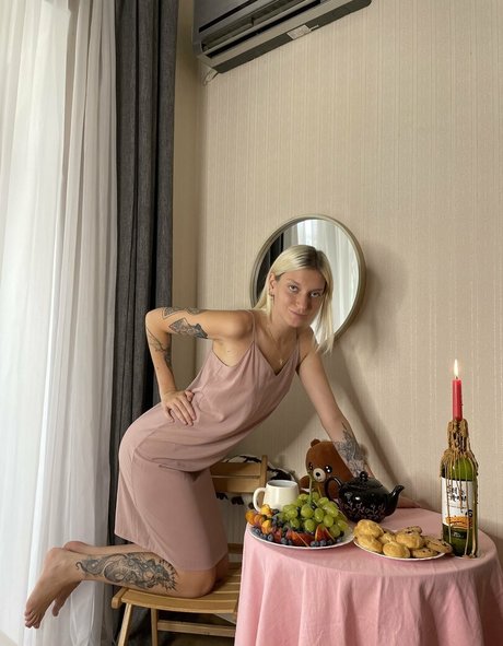 巨乳 射精 OnlyFans ベスト 写真