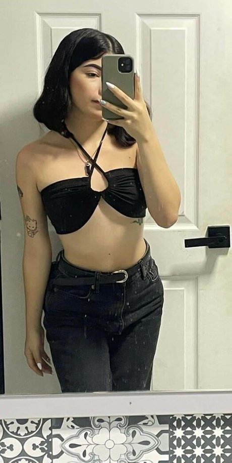 ニューハーフ 熟女 OnlyFans 素敵 画像