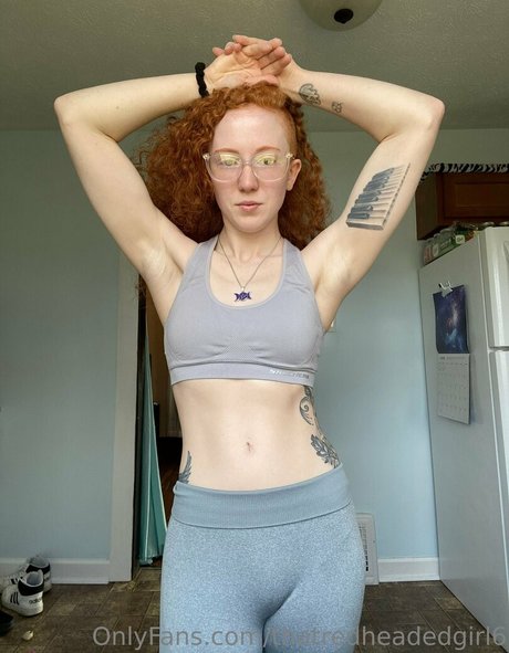 thatredheadedgirl6 完璧なスター 写真