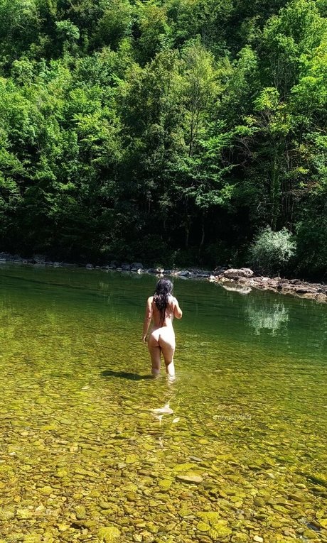 Emily Glass ポルノモデル ギャラリー