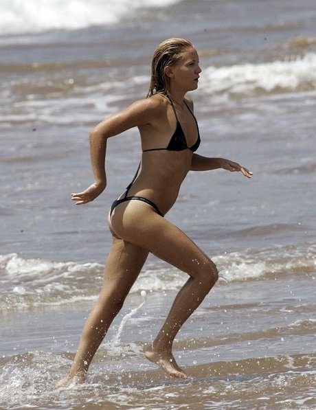 水中オンリーファン 無料ヌード 写真