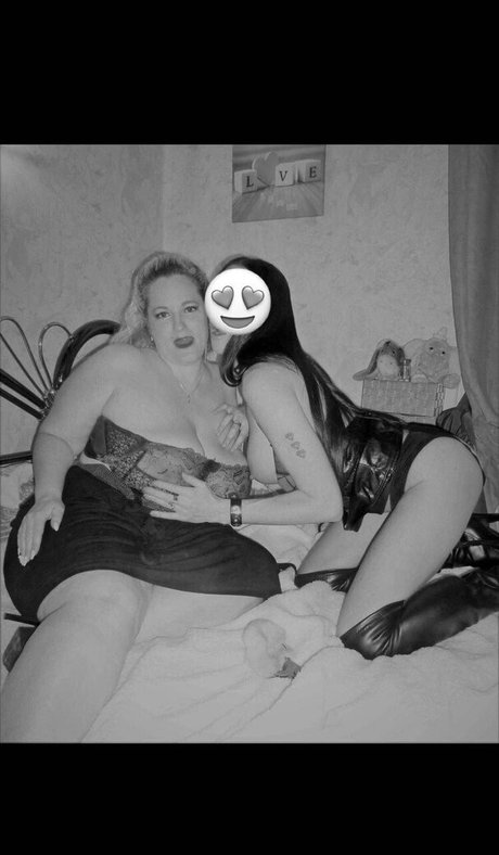 sophialola34 セクシーなポルノスター 写真