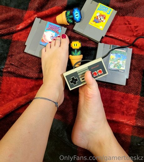 GamertoesKZ ポルノスター アダルト 画像