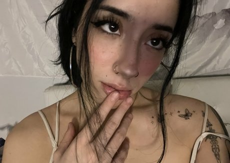 ゴスアジアンOnlyFans HD 画像