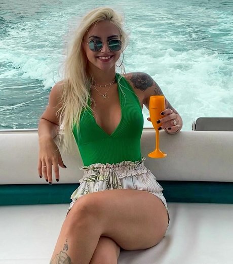 Leticia Ferrazzani ポルノスター パーフェクト ギャラリー