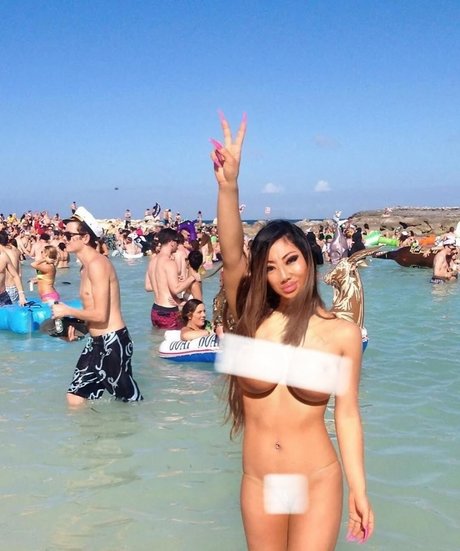 Tiffany Luu セクシーモデル 写真