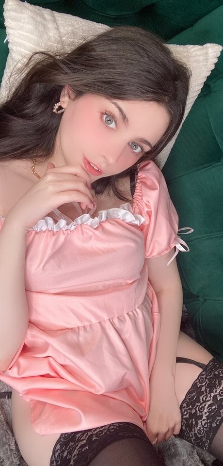 Adina luna 無料女優 写真