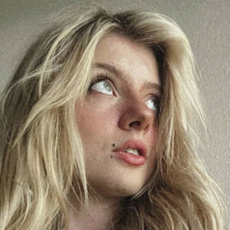 汚いOnlyFans 美しい裸 写真