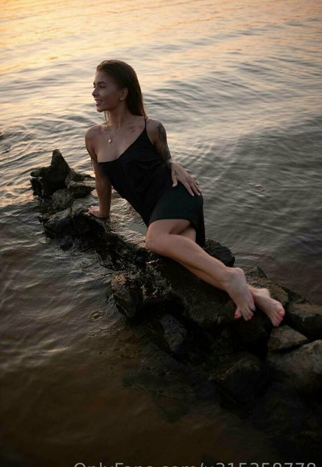 juliawind アダルトスター 画像