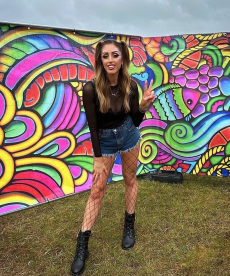 Rezzy Ghadjar HD女優 写真