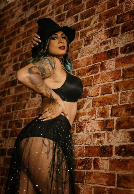 レズビアン ストラップオン OnlyFans アダルト 画像