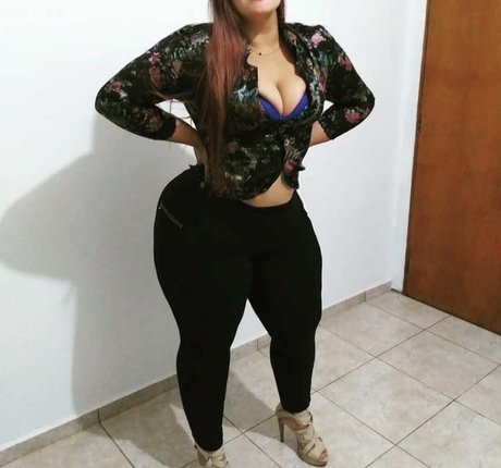 痩せた金髪の熟女OnlyFans セックス 写真