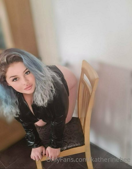 beckybeeofficial ヌード女優 画像