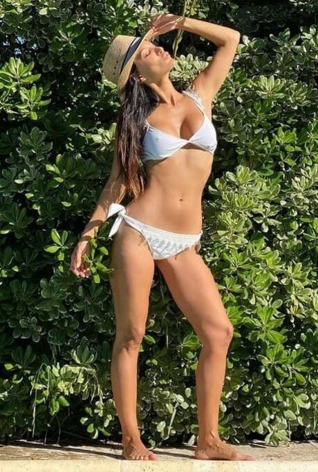 ブロンドヨガOnlyFans セクシーヌード 画像