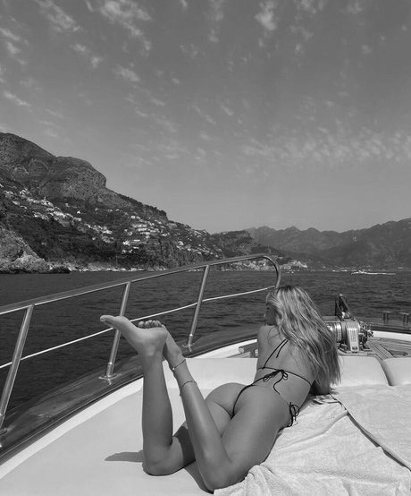 中出しアジア人OnlyFans セクシー 画像