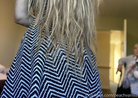 痩せたブロンドのOnlyFans 可愛い 画像