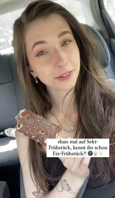 basostream エロティックなモデル 写真