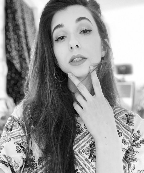 basostream ポルノ女優 画像