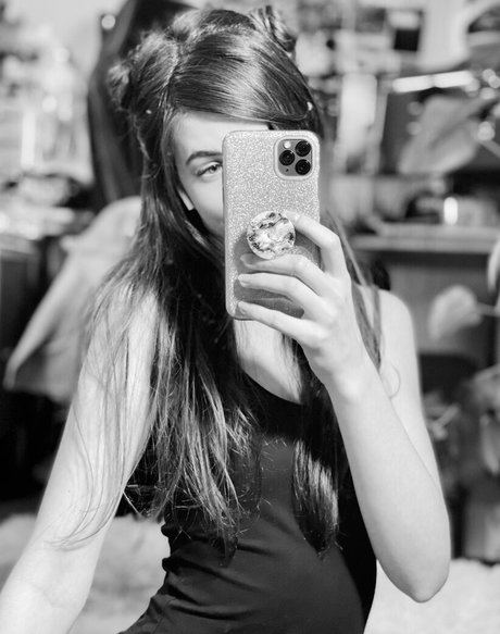 basostream ヌード女優 写真