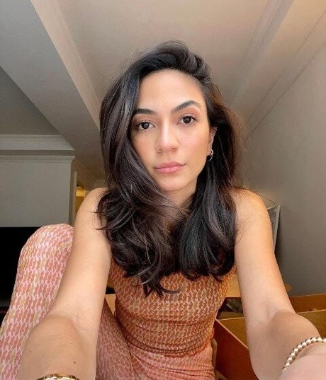 黒檀のシャワー OnlyFans アート裸 写真