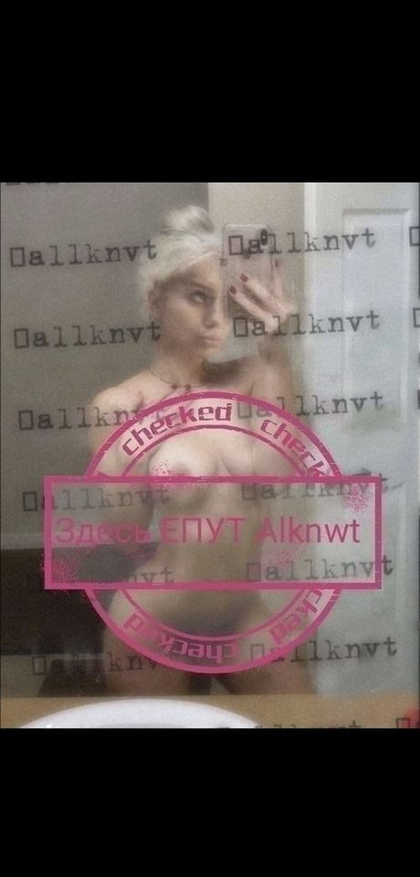 ブルネットの小柄なOnlyFans 無料裸 画像