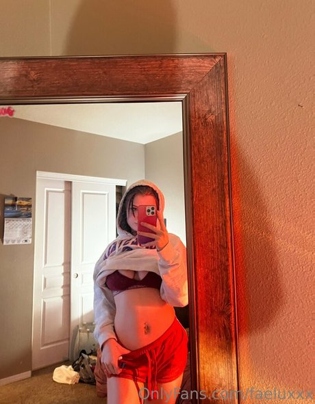 faeluxxx セックス女優 ギャラリー