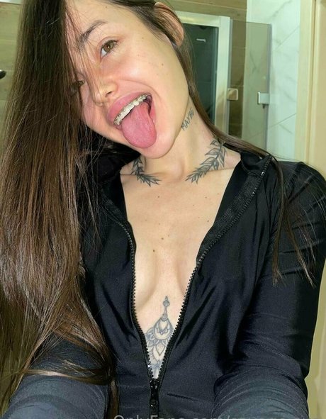 フラットオンリーファン アダルト 写真