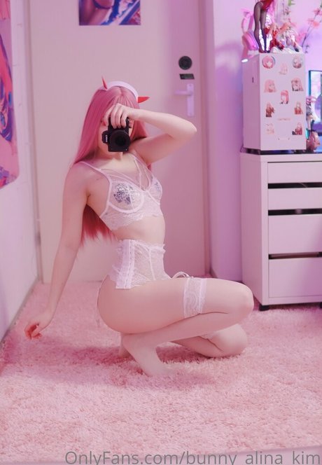 Bunny Alina Kim 素敵なポルノスター 画像