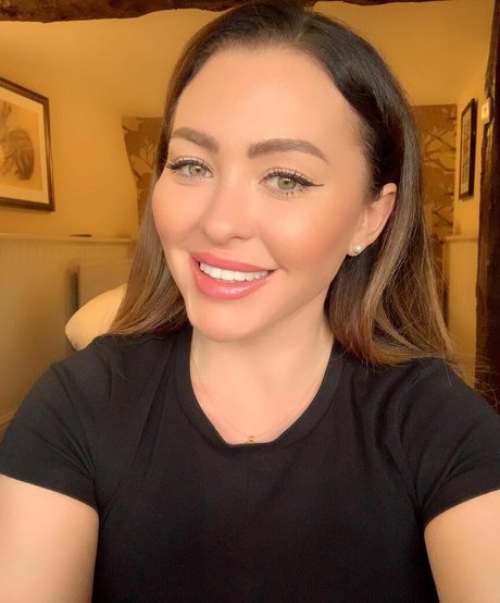 Natasha Hamilton 裸のモデル ギャラリー