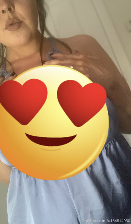 小柄なBBC OnlyFans ホット 画像