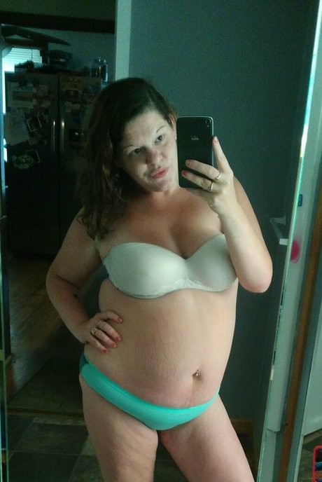 セクシーなブロンドのOnlyFans ヌード ギャラリー