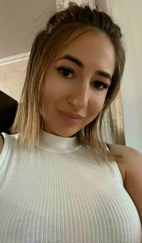 金髪の小柄なOnlyFans セクシーxxx 写真