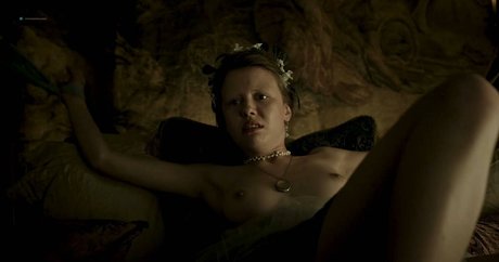 Mia Goth 最高の女優 写真