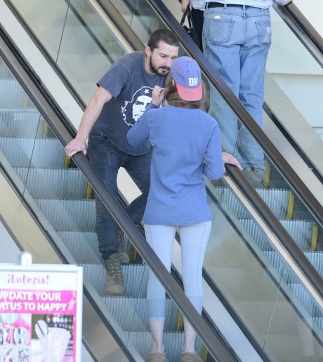 Mia Goth 美しいモデル 画像