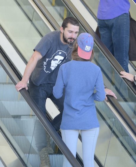 Mia Goth ヌード女優 写真