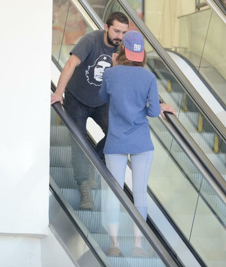 Mia Goth セクシーなスター 画像