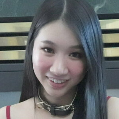 Alizezaide かわいいポルノスター 写真