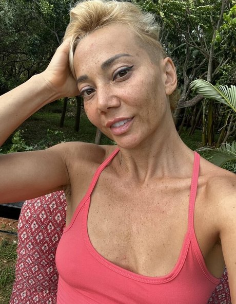 Mommy Di ヌードのポルノスター ギャラリー