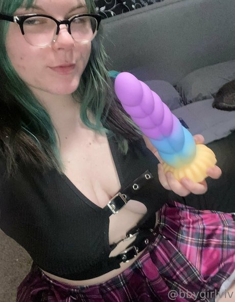 かわいい巨乳OnlyFans ヌード 画像