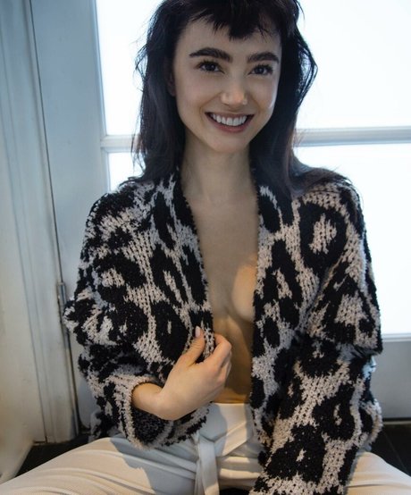 marina mazepa ポルノスター 画像