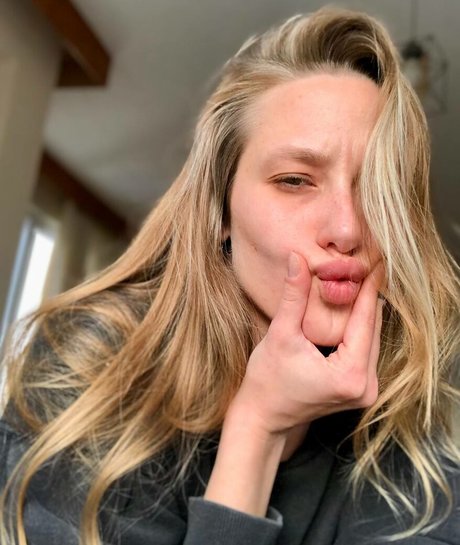 Dina Lewd 高品質女優 ギャラリー