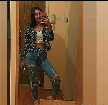 ランジェリーベイビーOnlyFans ホットセックス 画像