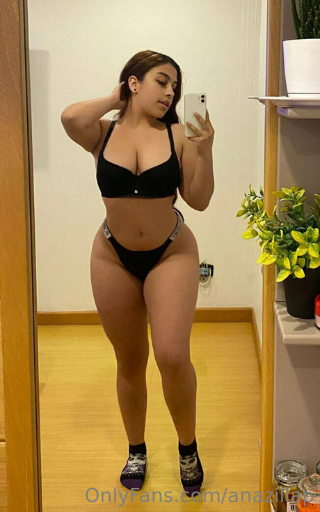 anazillap ホットなモデル アーカイブ