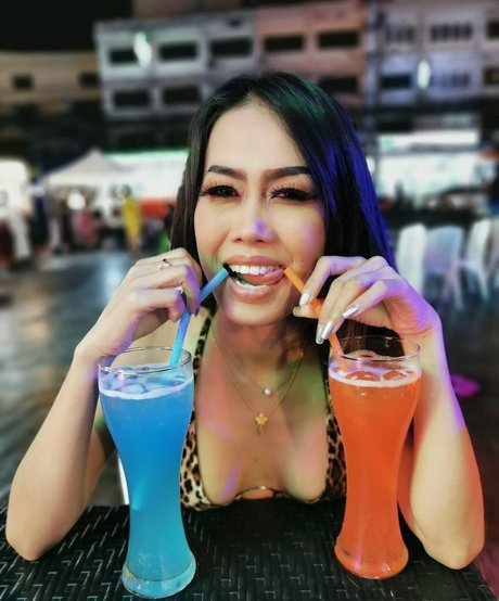 Noki Thai エロティックモデル ギャラリー