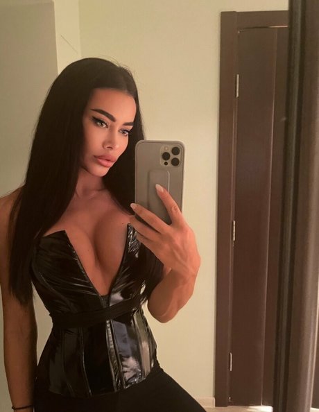 elena the beautiful ポルノ女優 写真