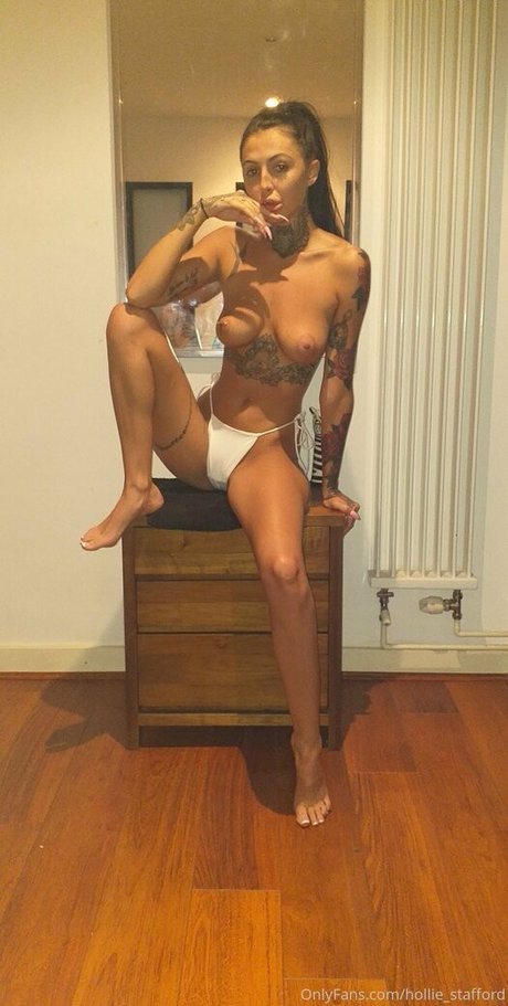 Hollie Stafford セックススター 写真