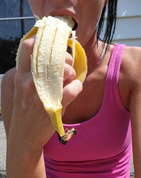 thinbitch925 裸のモデル 写真