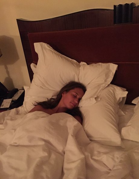 ティーンソロOnlyFans 美しいヌード 写真