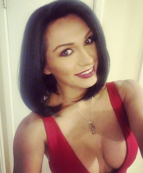 Jessy Dubai かわいいスター アーカイブ