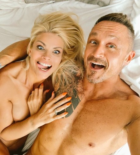 Lizzy Licious ヌードスター ギャラリー